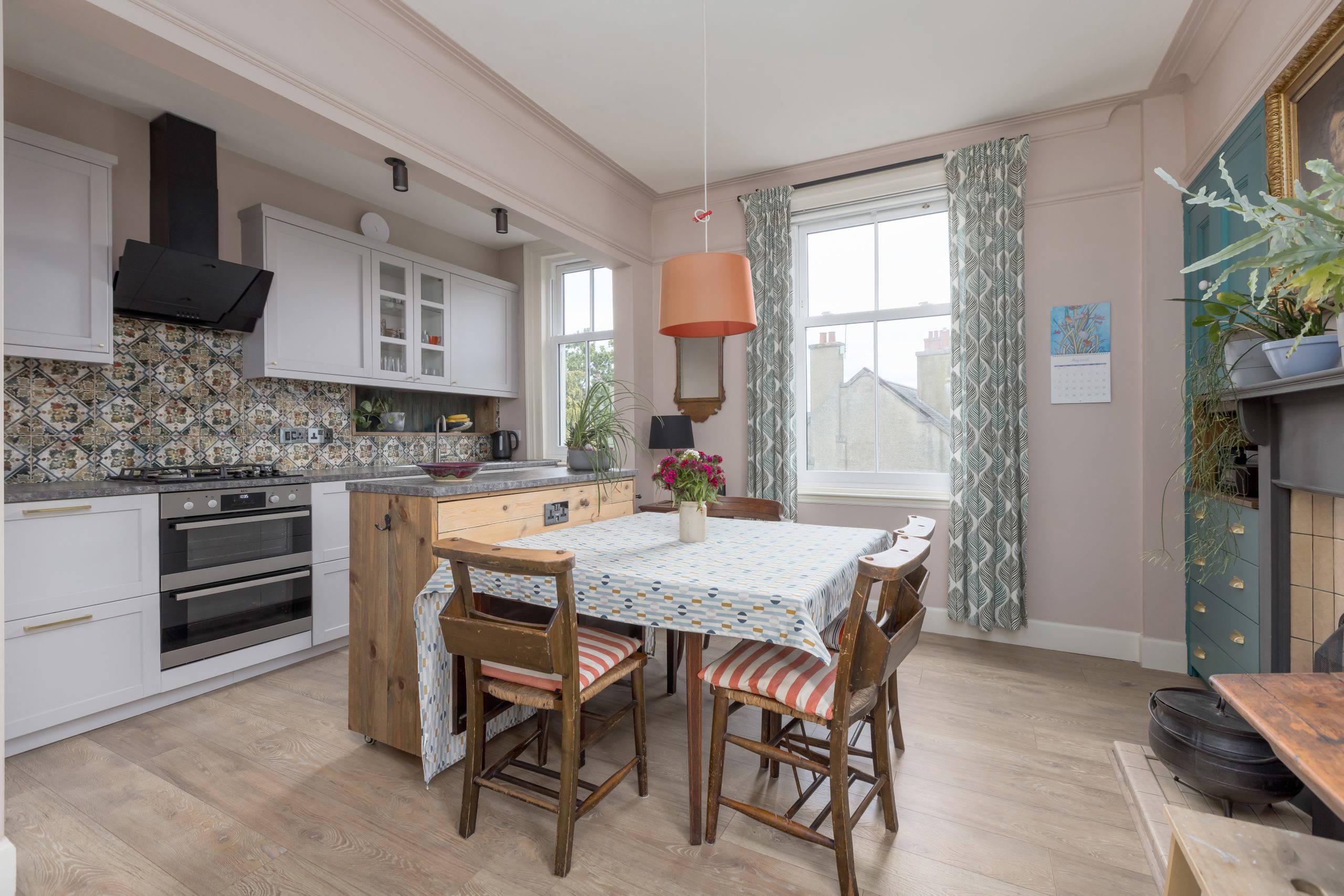 26/4 Windsor Place, Edinburgh, EH15 2AE - Dining