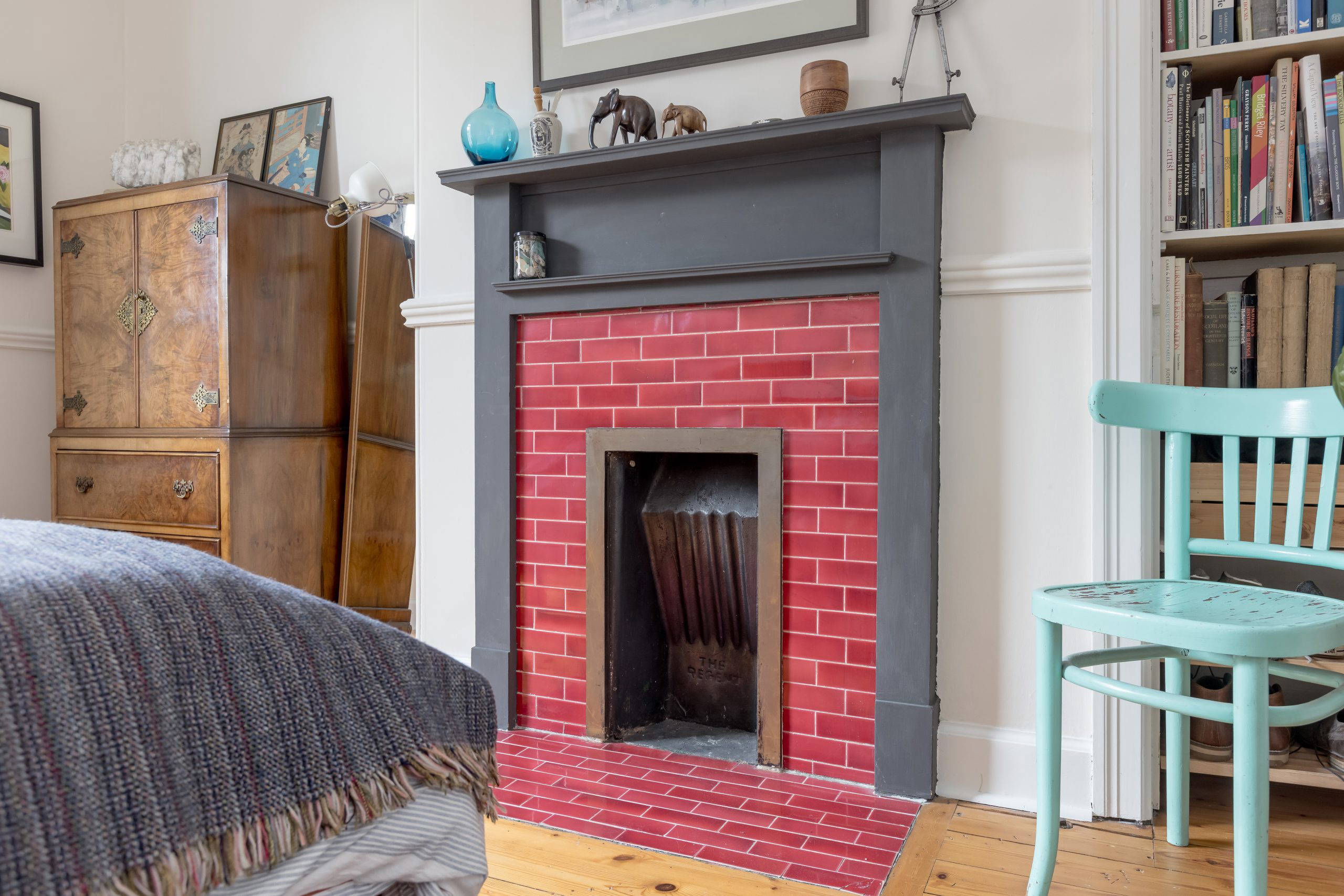 26/4 Windsor Place, Edinburgh, EH15 2AE - Fireplace
