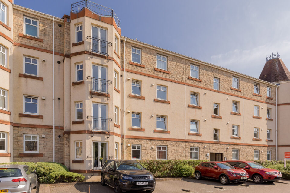 31/8 Sinclair Place, Edinburgh, EH11 1AN