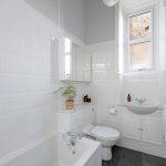 29/1 Polwarth Gardens, Edinburgh, EH11 1JT - Bathroom