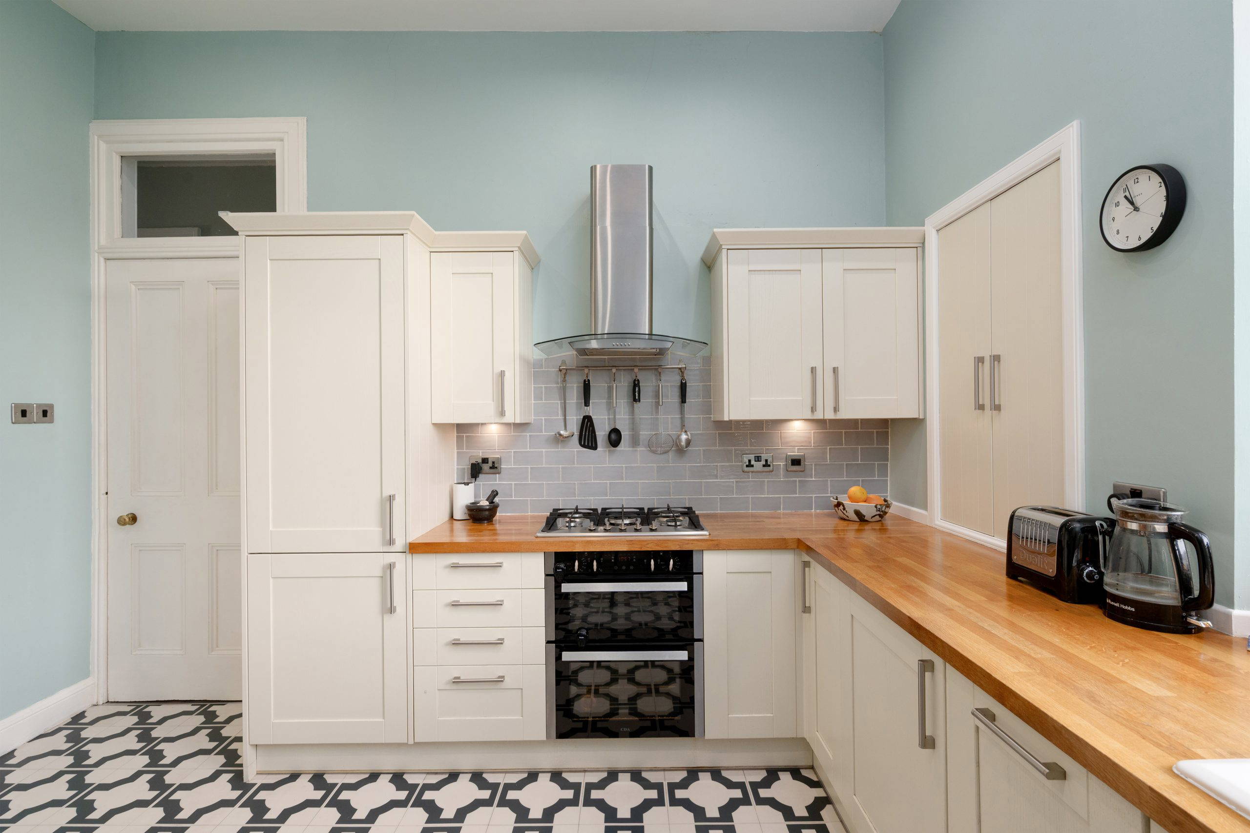 29/1 Polwarth Gardens, Edinburgh, EH11 1JT - Kitchen