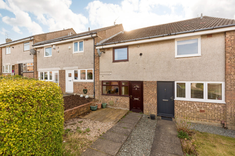 19 Baberton Mains Avenue, EDINBURGH, EH143EQ