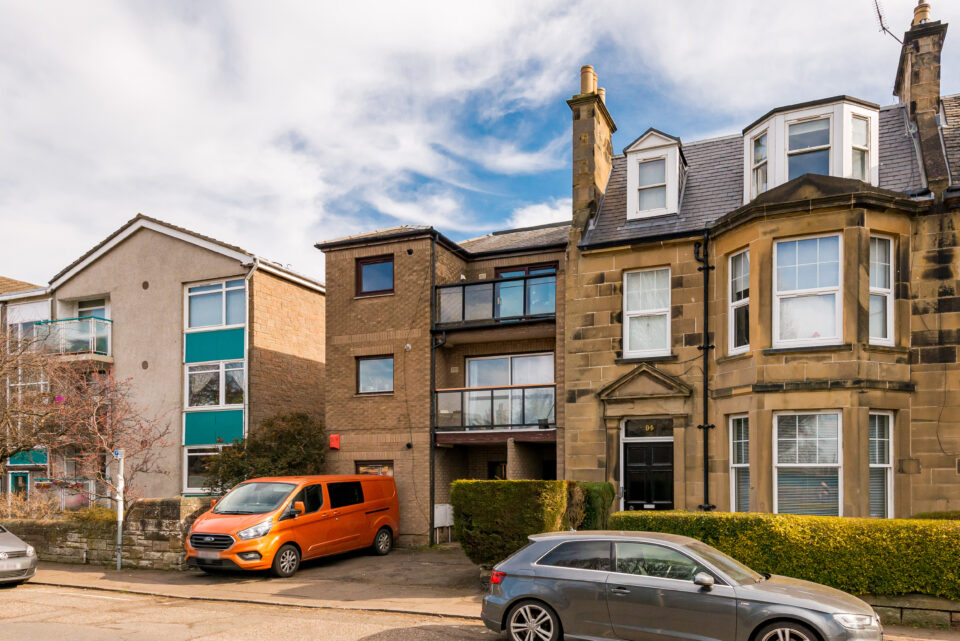 96/3 Myreside Road, Edinburgh, EH10 5BZ