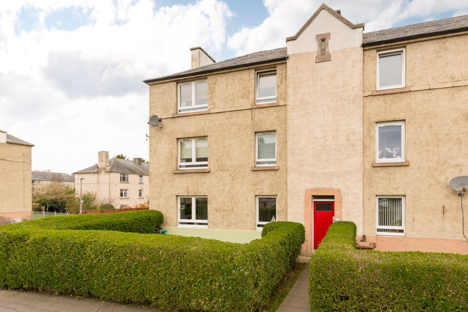 141/1 Hutchison Road, Edinburgh, EH14 1PG