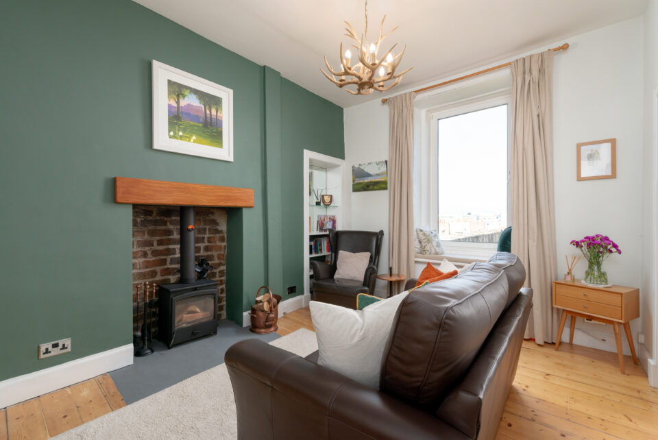 29/8 Marionville Road, Edinburgh, EH7 5UD