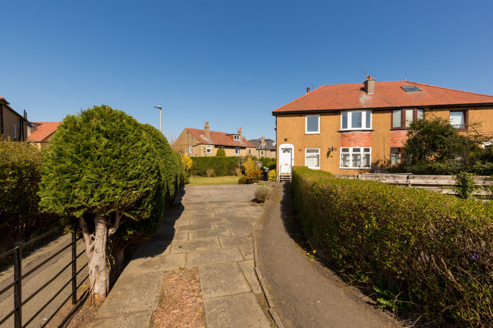 283 Colinton Mains Drive, Edinburgh, EH13 9AZ