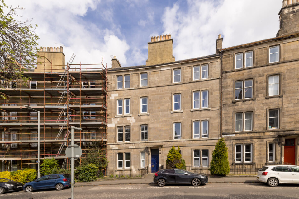 9/1 Murieston Crescent, EDINBURGH, EH11 2LJ