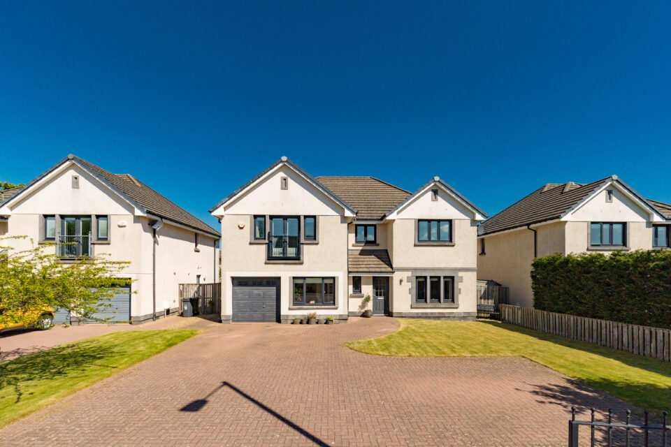 76 Craigs Road, Edinburgh, EH12 8NH