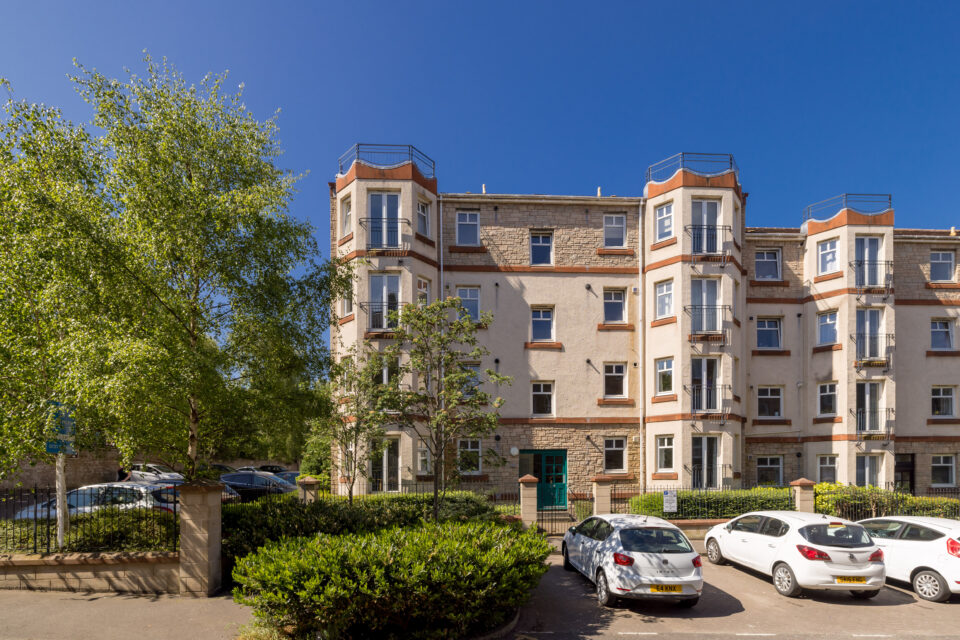 1/3 Sinclair Gardens, Edinburgh, EH11 1UU