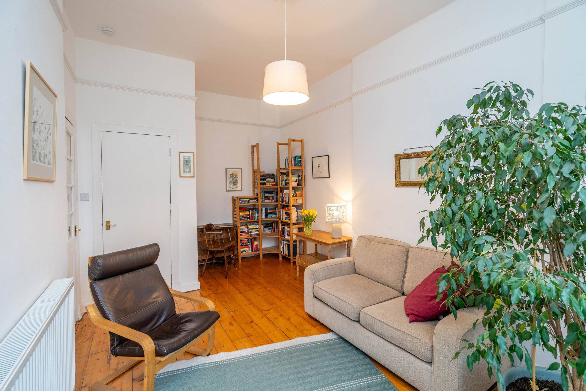 5/6 Murieston Place, Dalry EH11 2LT - Bathroom - Living Room