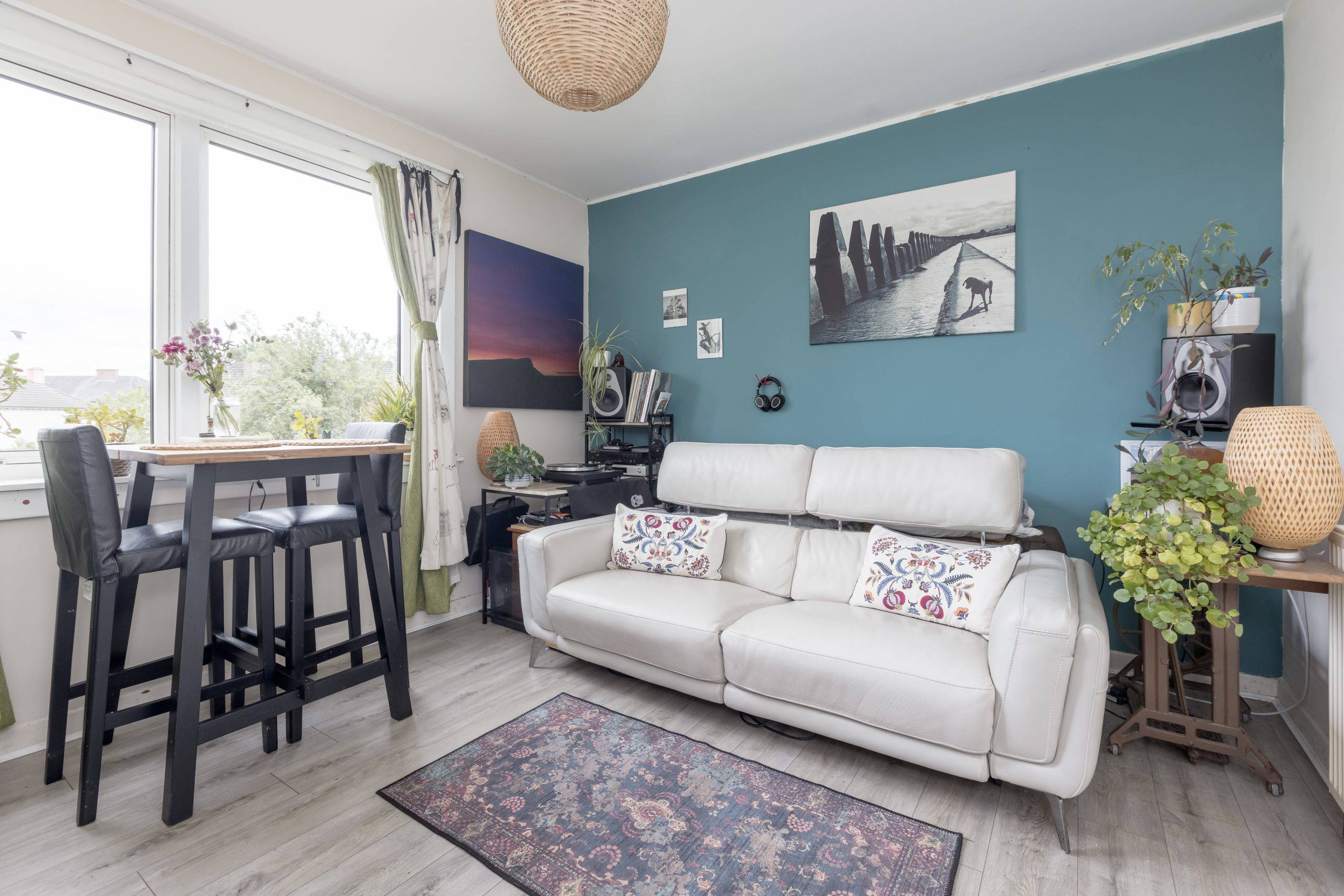 8/2 Lochend Drive, Edinburgh, EH7 6DW - Living Room