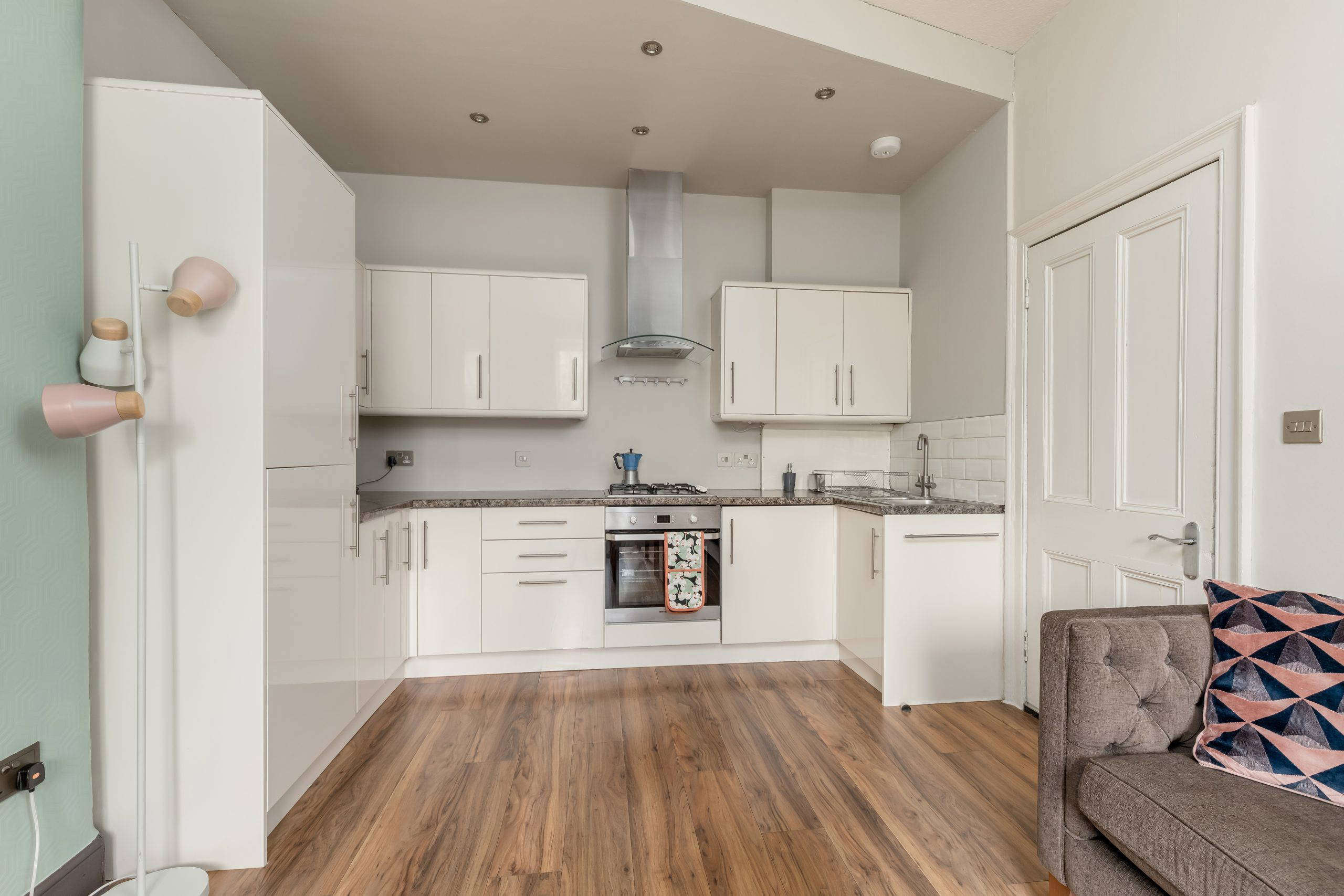 37/13 Bryson Road, Polwarth, Edinburgh, EH11 1DY - Kitchen