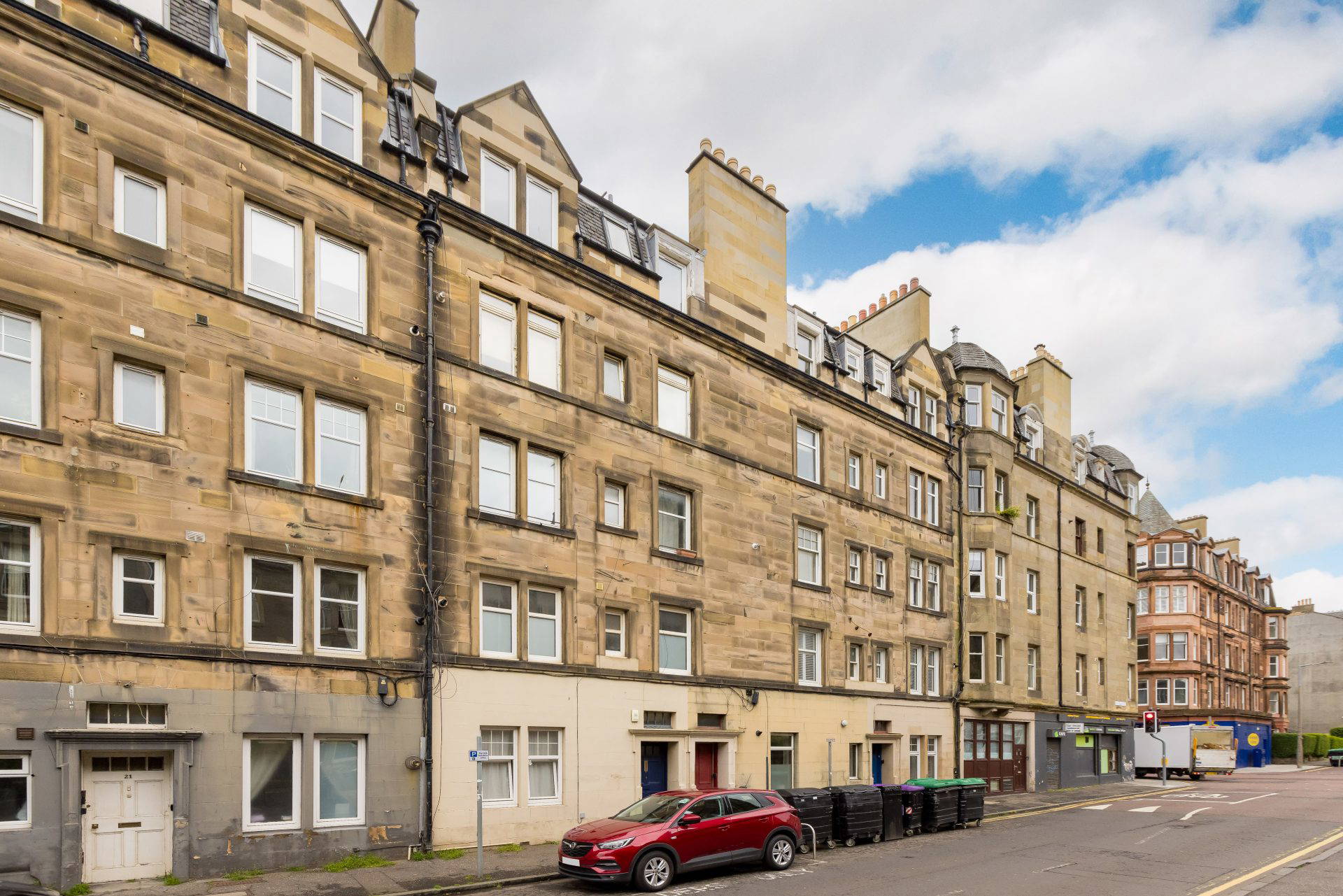 23/8 St Peters Place, Viewforth, Edinburgh EH3 9PQ