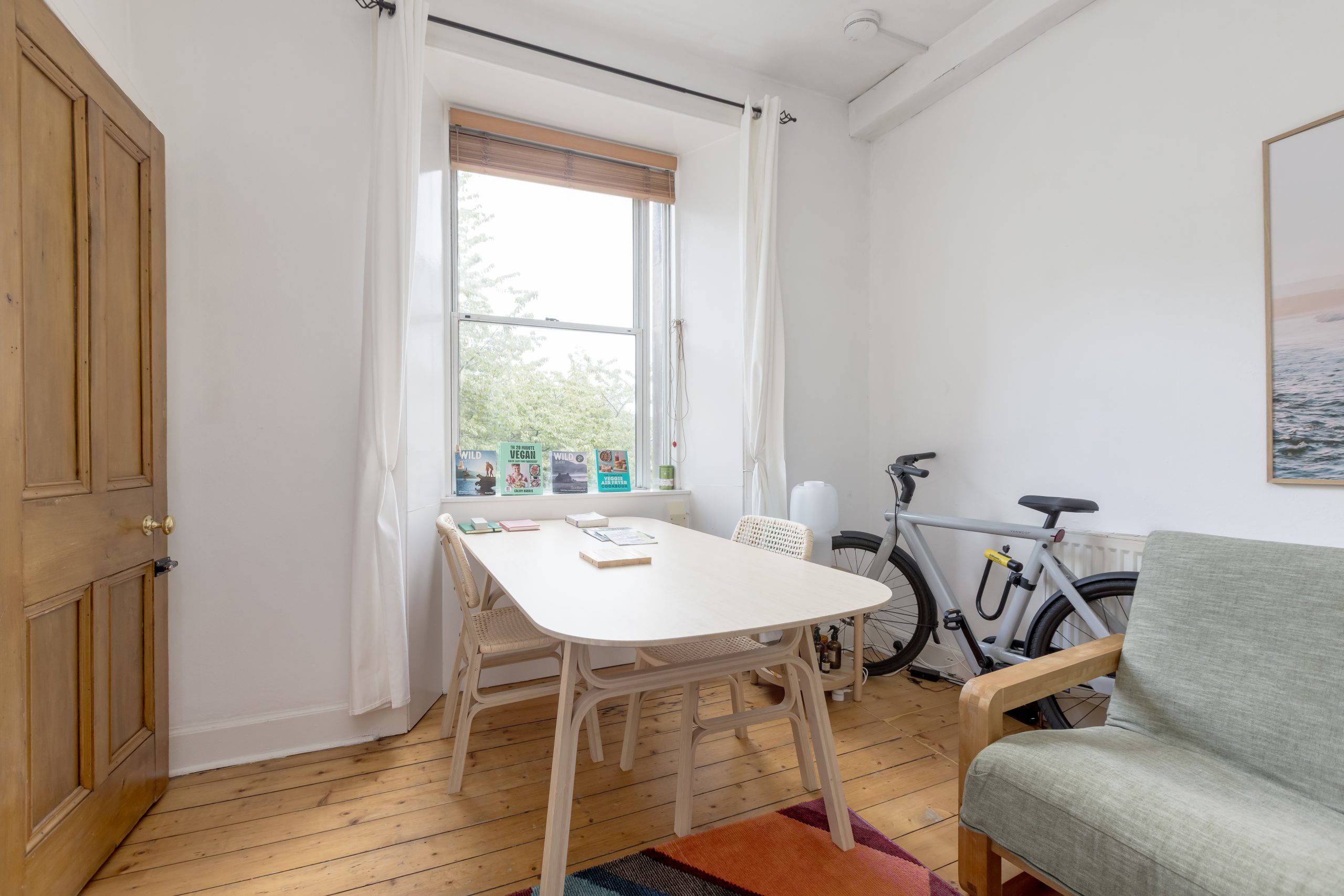 23/8 St Peters Place, Viewforth, Edinburgh EH3 9PQ - Living Room