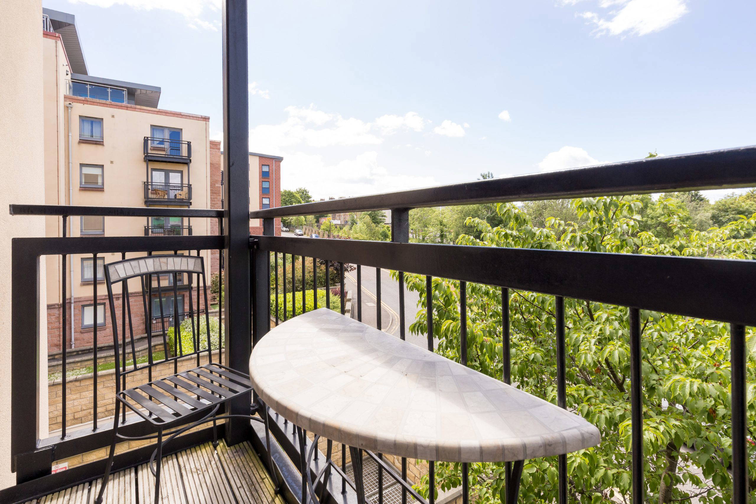 18/13 Slateford Gait, Edinbrugh, EH11 1GU - Terrace
