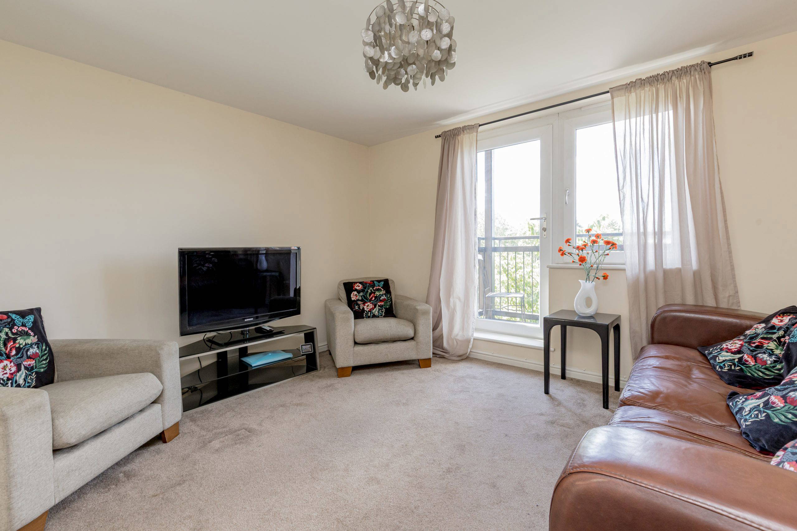18/13 Slateford Gait, Edinbrugh, EH11 1GU - Living Room