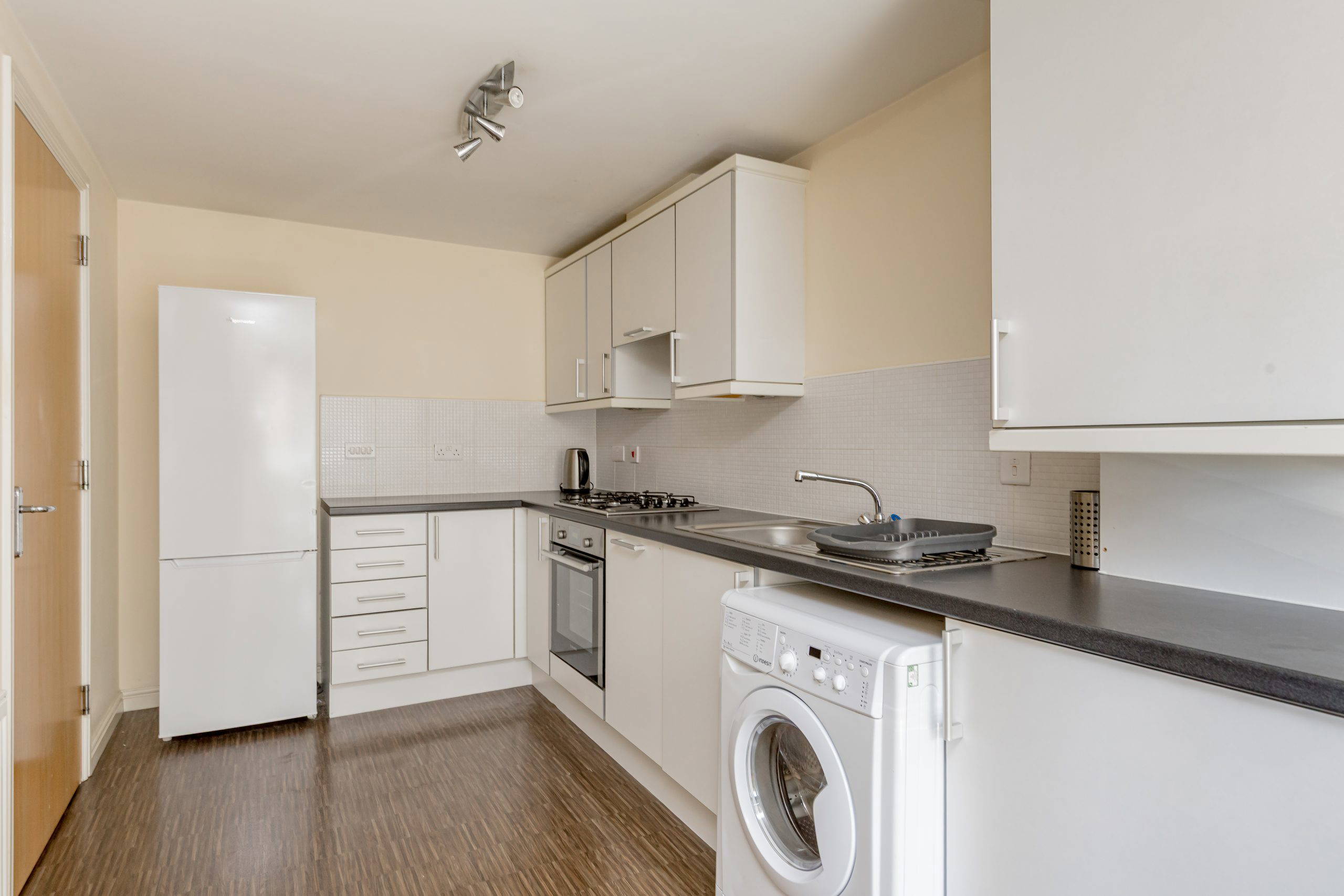 18/13 Slateford Gait, Edinbrugh, EH11 1GU - Kitchen