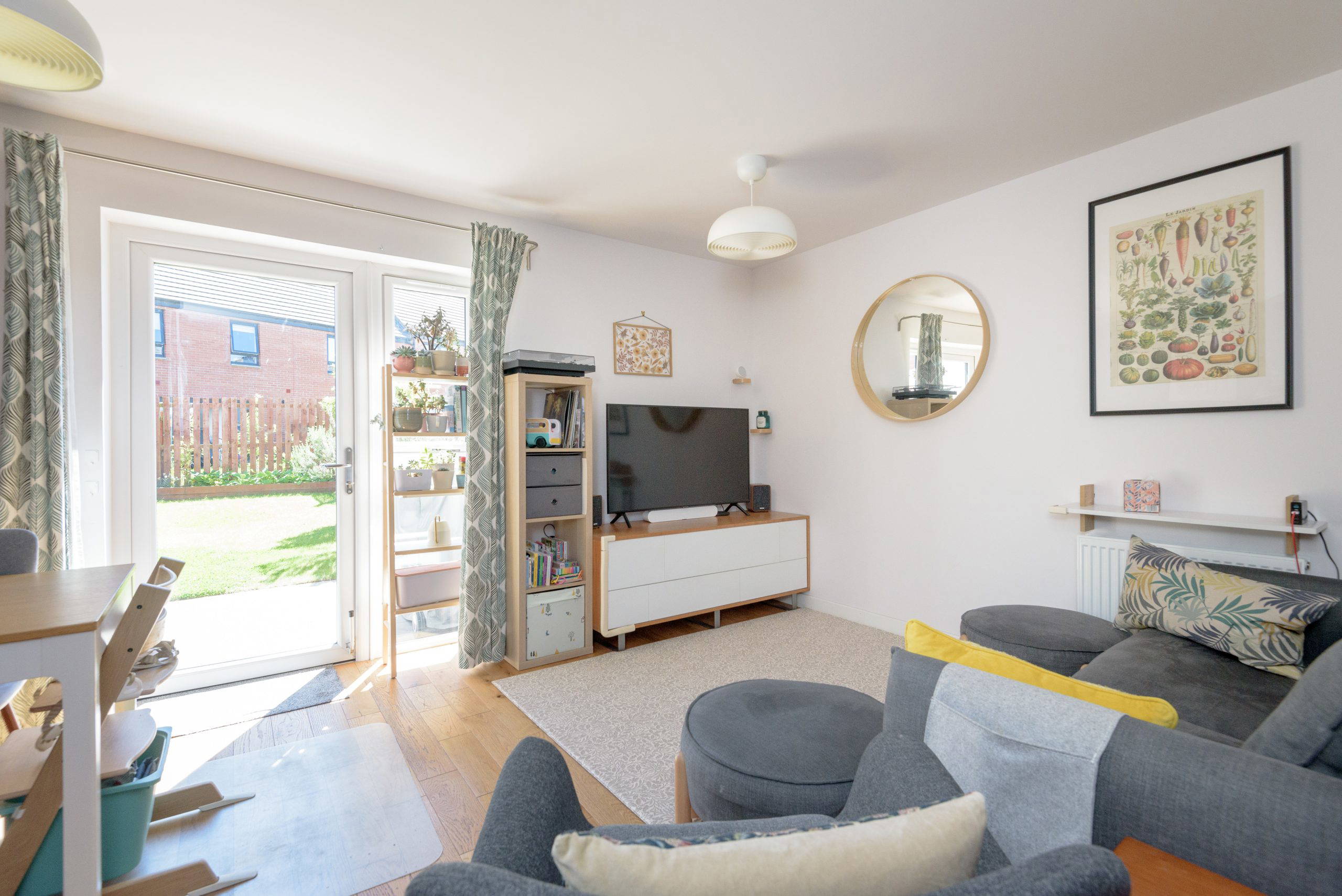 10 Saint Francis Way, Edinburgh, EH16 4XN - Living Room