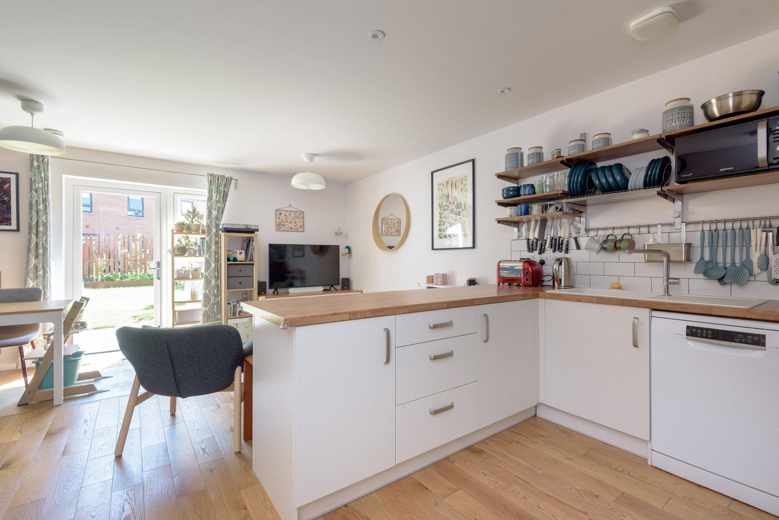 10 Saint Francis Way, Edinburgh, EH16 4XN - Kitchen