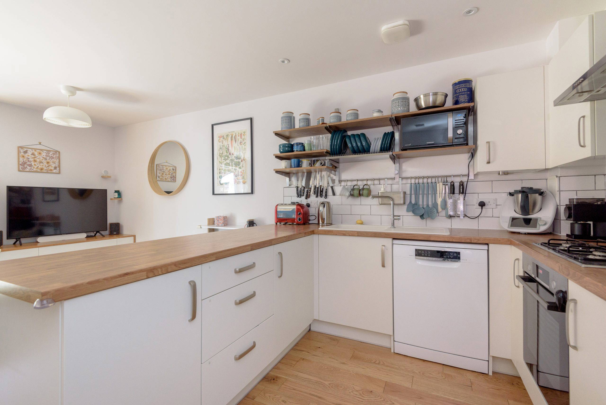 10 Saint Francis Way, Edinburgh, EH16 4XN - Kitchen