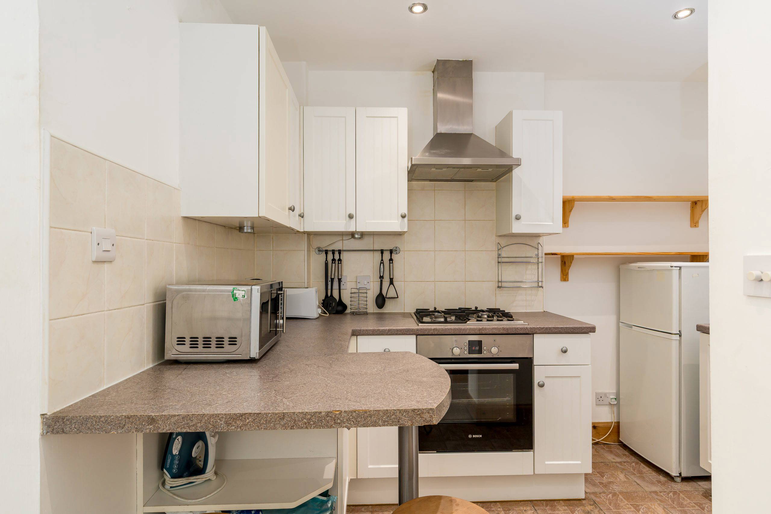 25 2f2, Watson Crescent, Edinburgh, EH11 1EZ - Kitchen Area